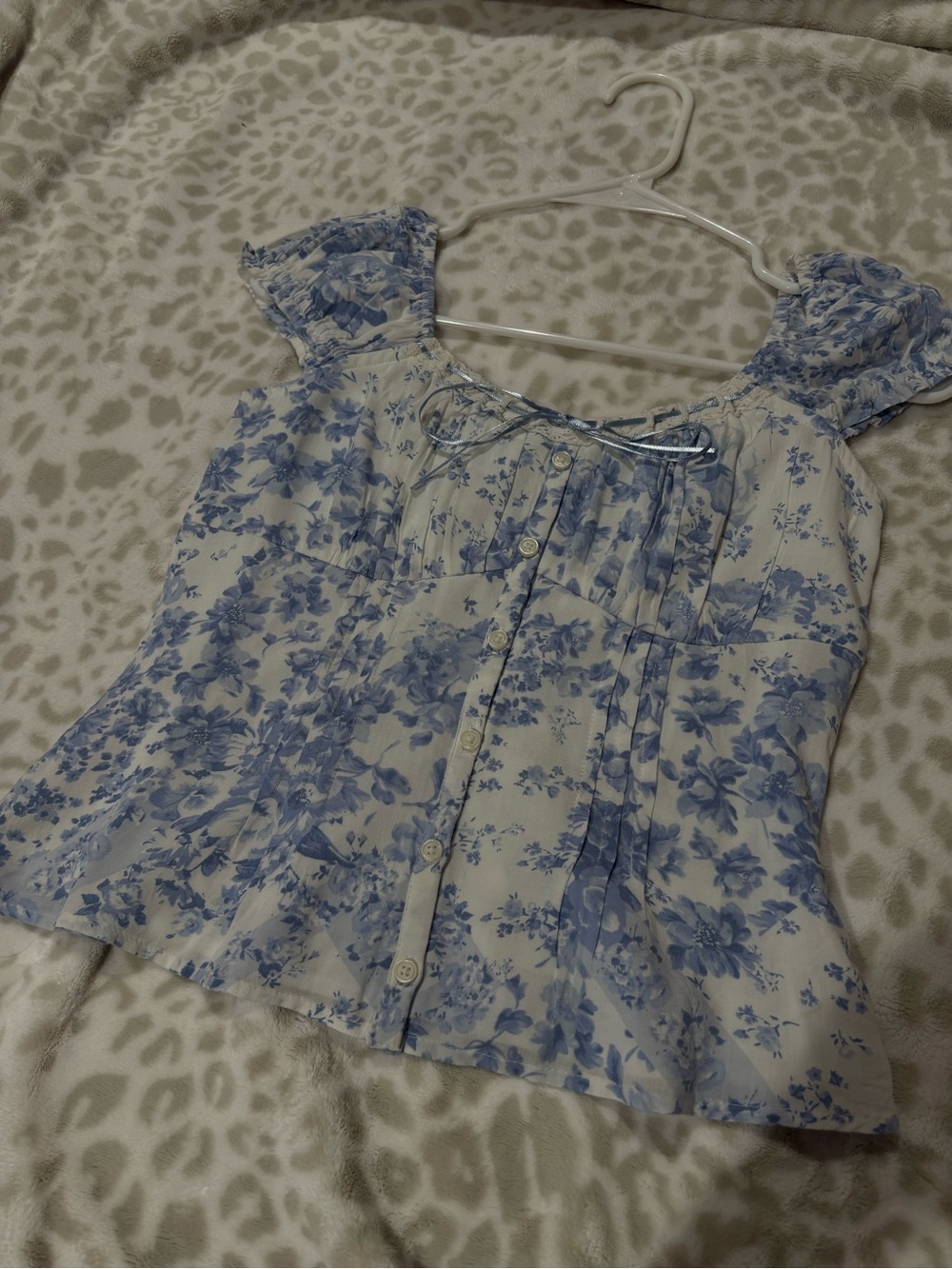 Hollister Blue and White Floral Puff-Sleeve Button Top